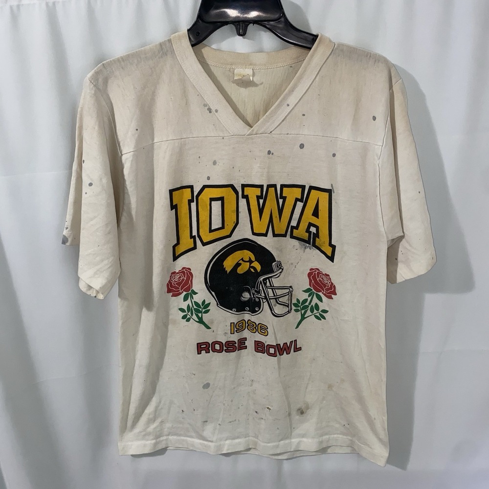 Vintage Iowa Hawkeyes 1986 Rose Bowl T-Shirt Distressed Destroyed Thrashed